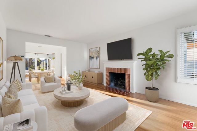 7527 Stewart Avenue, Los Angeles, CA 90045