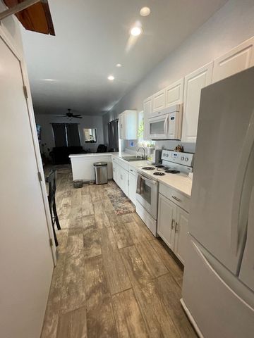 11328 S Kinard Road, Yucca, AZ 86438