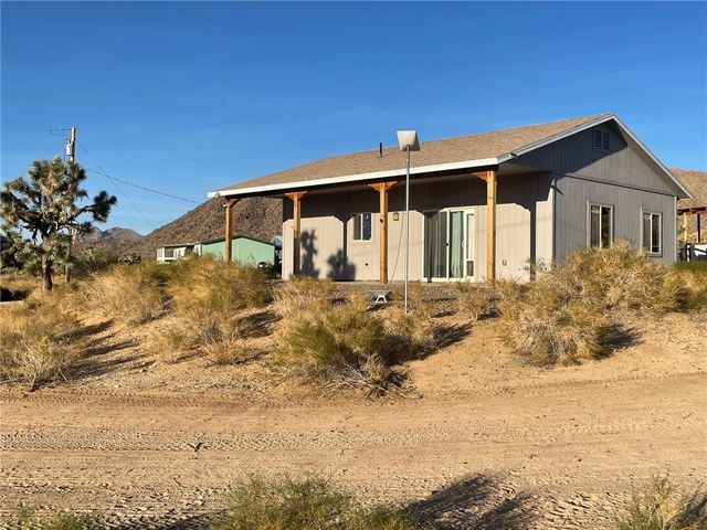 11328 S Kinard Road, Yucca, AZ 86438