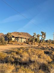 11328 S Kinard Road, Yucca, AZ 86438