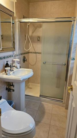 2 Vermont Ct, Parsippany-troy Hills Twp., NJ 07034