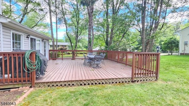 2 Vermont Ct, Parsippany-troy Hills Twp., NJ 07034