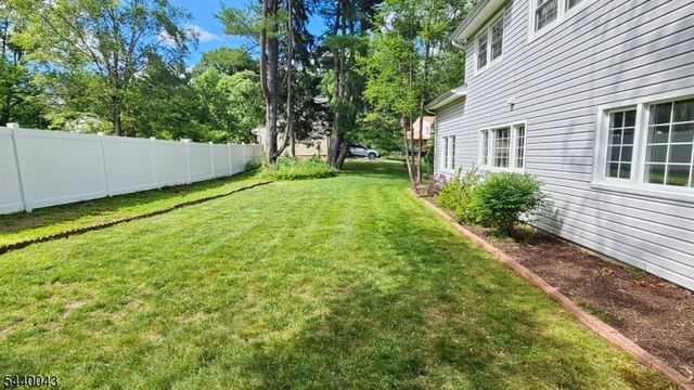 2 Vermont Ct, Parsippany-troy Hills Twp., NJ 07034