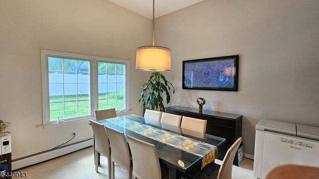 2 Vermont Ct, Parsippany-troy Hills Twp., NJ 07034