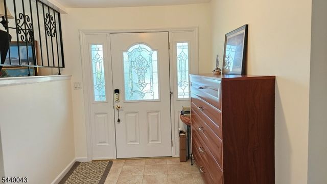 2 Vermont Ct, Parsippany-troy Hills Twp., NJ 07034