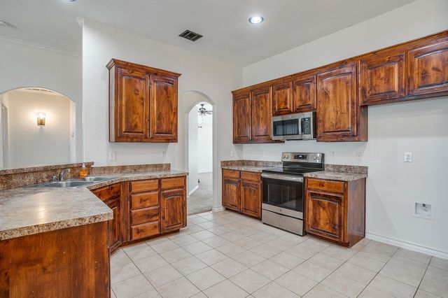 2214 Taylor Drive, Weatherford, TX 76087