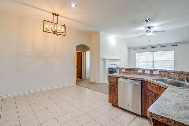 2214 Taylor Drive, Weatherford, TX 76087