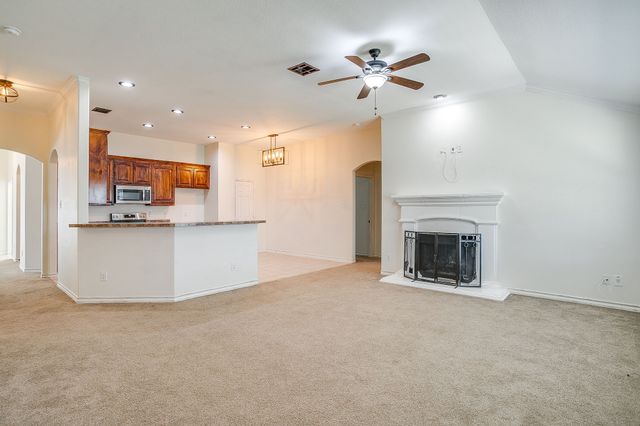 2214 Taylor Drive, Weatherford, TX 76087