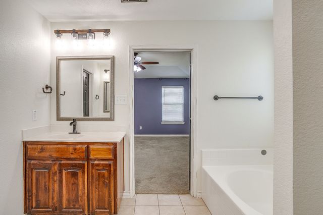 2214 Taylor Drive, Weatherford, TX 76087