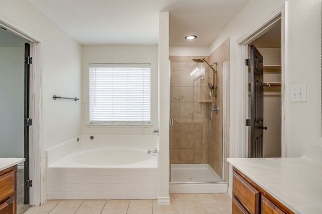 2214 Taylor Drive, Weatherford, TX 76087