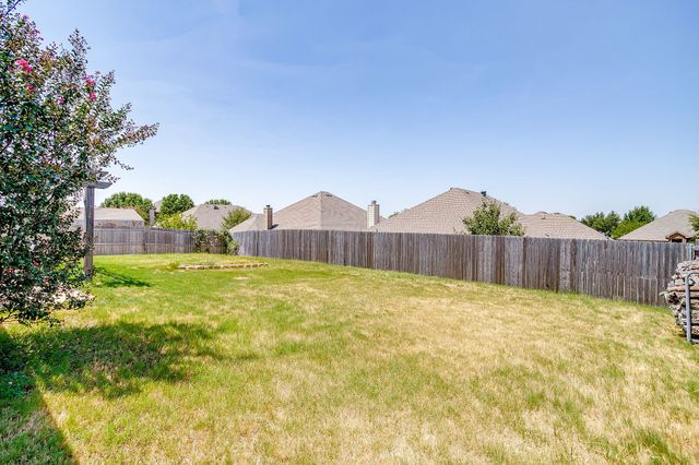 2214 Taylor Drive, Weatherford, TX 76087