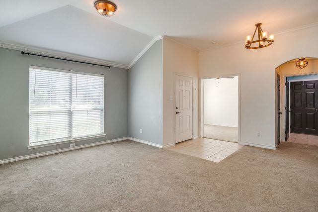 2214 Taylor Drive, Weatherford, TX 76087