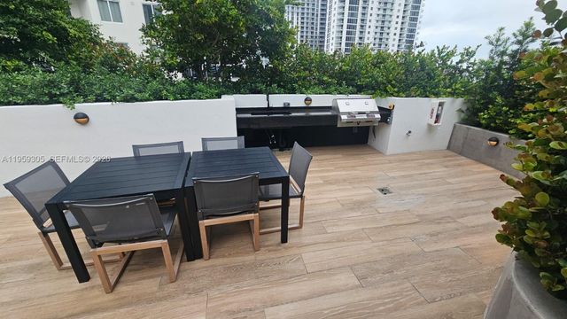 700 NE 24 Street 2803, Miami, FL 33137