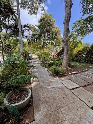 2192 NE 171st St 1, North Miami Beach, FL 33162