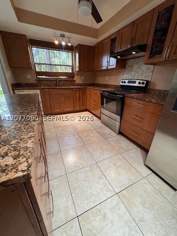 2192 NE 171st St 1, North Miami Beach, FL 33162