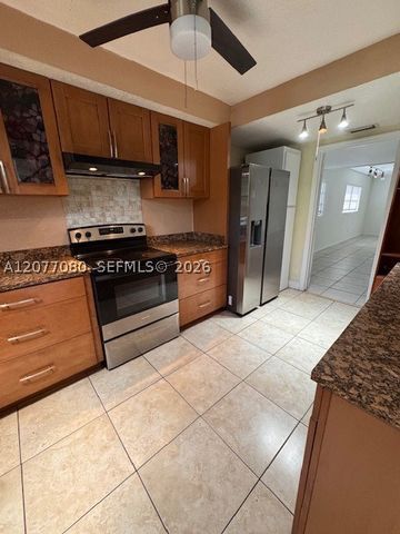 2192 NE 171st St 1, North Miami Beach, FL 33162