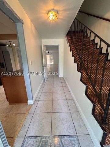 2192 NE 171st St 1, North Miami Beach, FL 33162