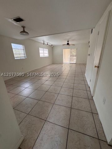 2192 NE 171st St 1, North Miami Beach, FL 33162