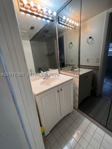 2192 NE 171st St 1, North Miami Beach, FL 33162