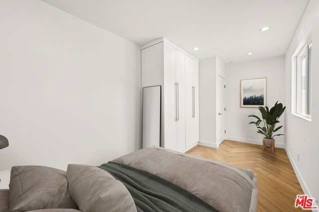6327 Babcock, Los Angeles, CA 91606