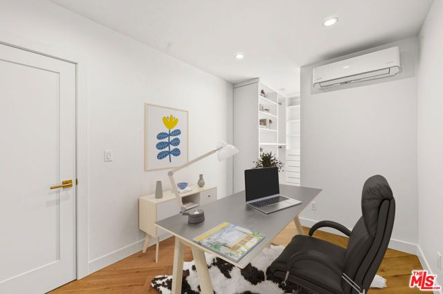 6327 Babcock, Los Angeles, CA 91606