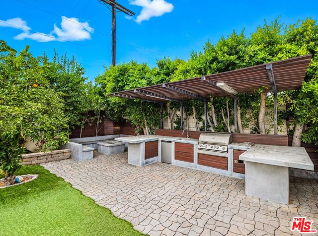 6327 Babcock, Los Angeles, CA 91606