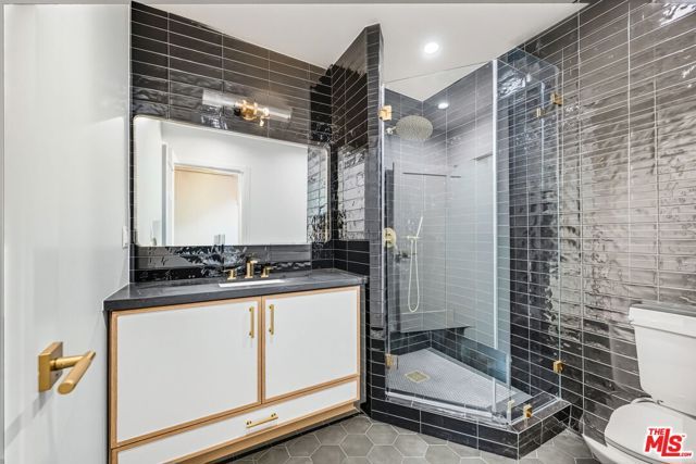 6327 Babcock, Los Angeles, CA 91606