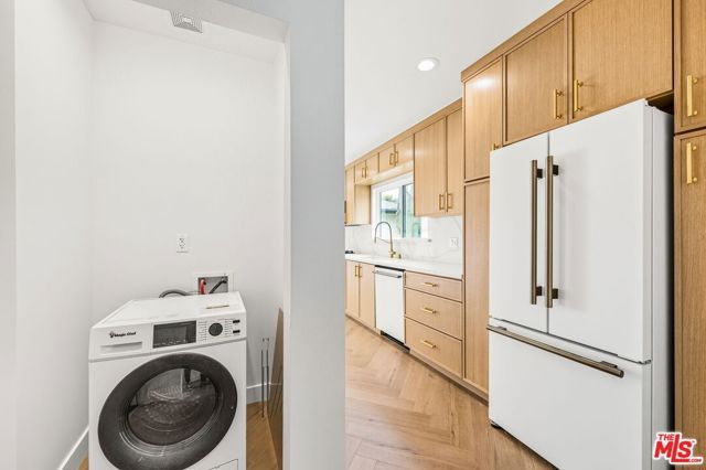 6327 Babcock, Los Angeles, CA 91606