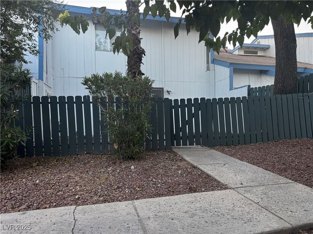 4072 Great Plains Way, Las Vegas, NV 89121