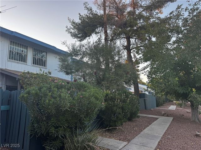 4072 Great Plains Way, Las Vegas, NV 89121