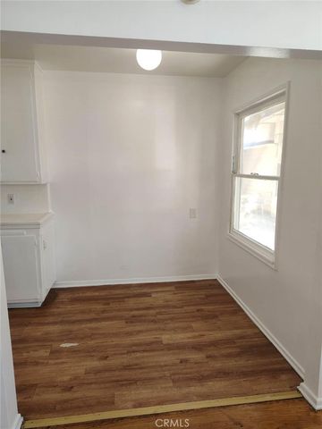 1054 E Artesia Boulevard 4, Long Beach, CA 90805