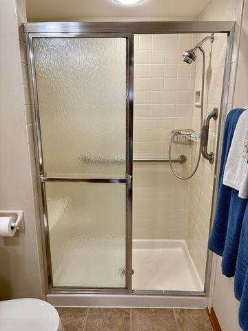 44 Queens Court 44, Westchester, IL 60154