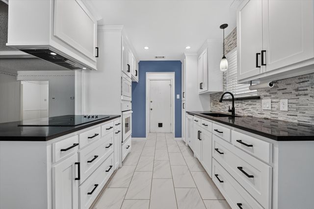 3712 Holly Springs Drive, Fort Worth, TX 76133