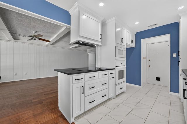 3712 Holly Springs Drive, Fort Worth, TX 76133