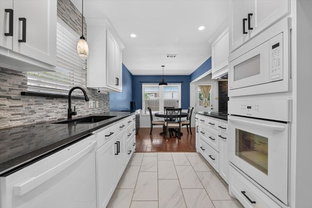 3712 Holly Springs Drive, Fort Worth, TX 76133