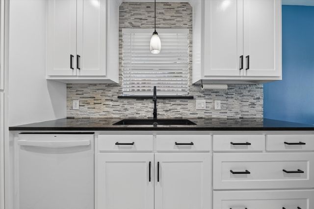 3712 Holly Springs Drive, Fort Worth, TX 76133