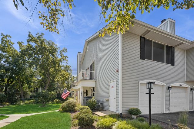 383 Coventry Court 4, Clarendon Hills, IL 60514