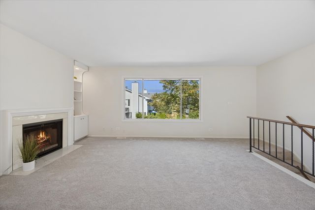383 Coventry Court 4, Clarendon Hills, IL 60514