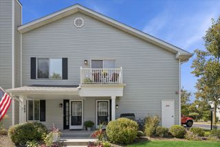 383 Coventry Court 4, Clarendon Hills, IL 60514