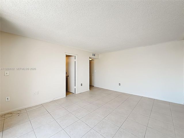 7300 Wayne Ave 211, Miami Beach, FL 33141