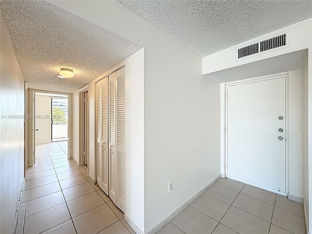 7300 Wayne Ave 211, Miami Beach, FL 33141