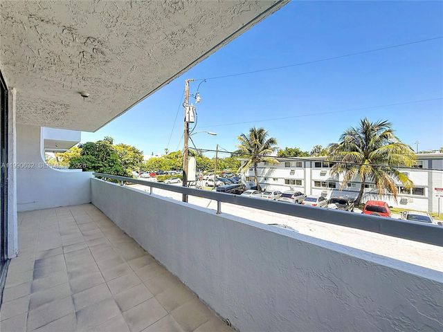 7300 Wayne Ave 211, Miami Beach, FL 33141