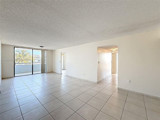 7300 Wayne Ave 211, Miami Beach, FL 33141