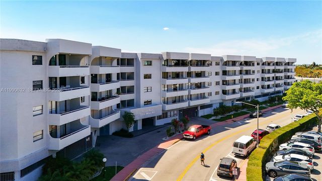 7300 Wayne Ave 211, Miami Beach, FL 33141