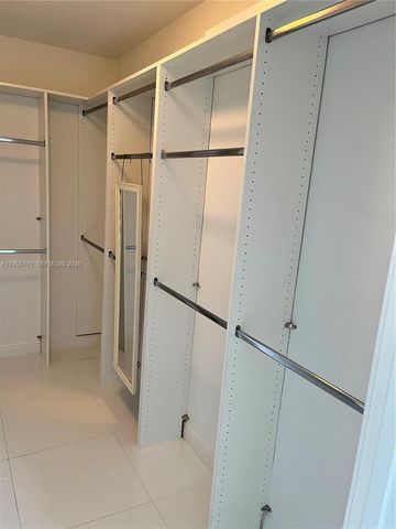 19707 Turnberry Way 24A, Aventura, FL 33180