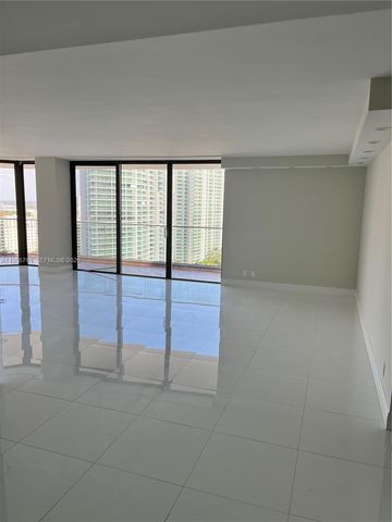 19707 Turnberry Way 24A, Aventura, FL 33180