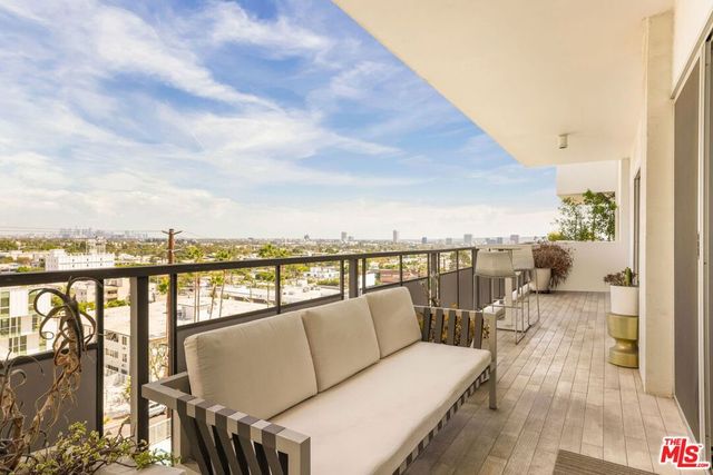 1155 N La Cienega Boulevard 502, West Hollywood, CA 90069