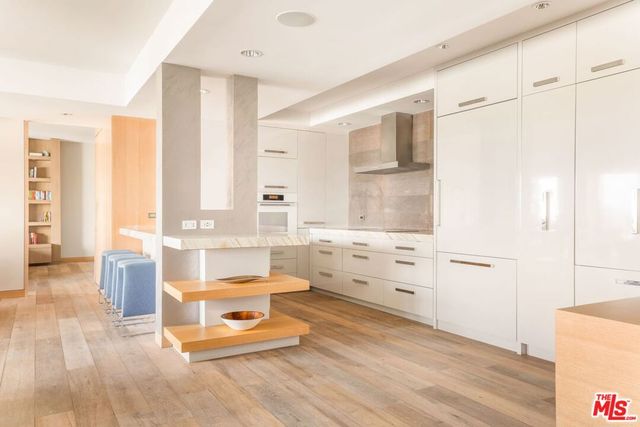 1155 N La Cienega Boulevard 502, West Hollywood, CA 90069