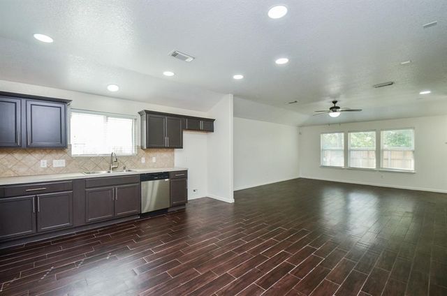 4835 Richmond Knoll Lane, Fresno, TX 77545