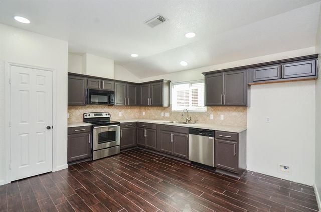 4835 Richmond Knoll Lane, Fresno, TX 77545